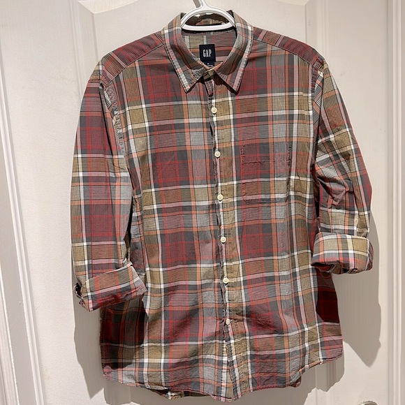 GAP. Plaid button shirt. Medium - Picture 1 of 3